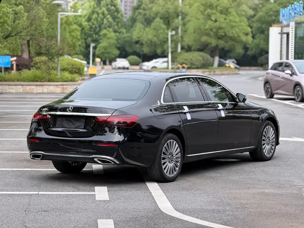 Mercedes-Benz E-Class 2022 — фото 20