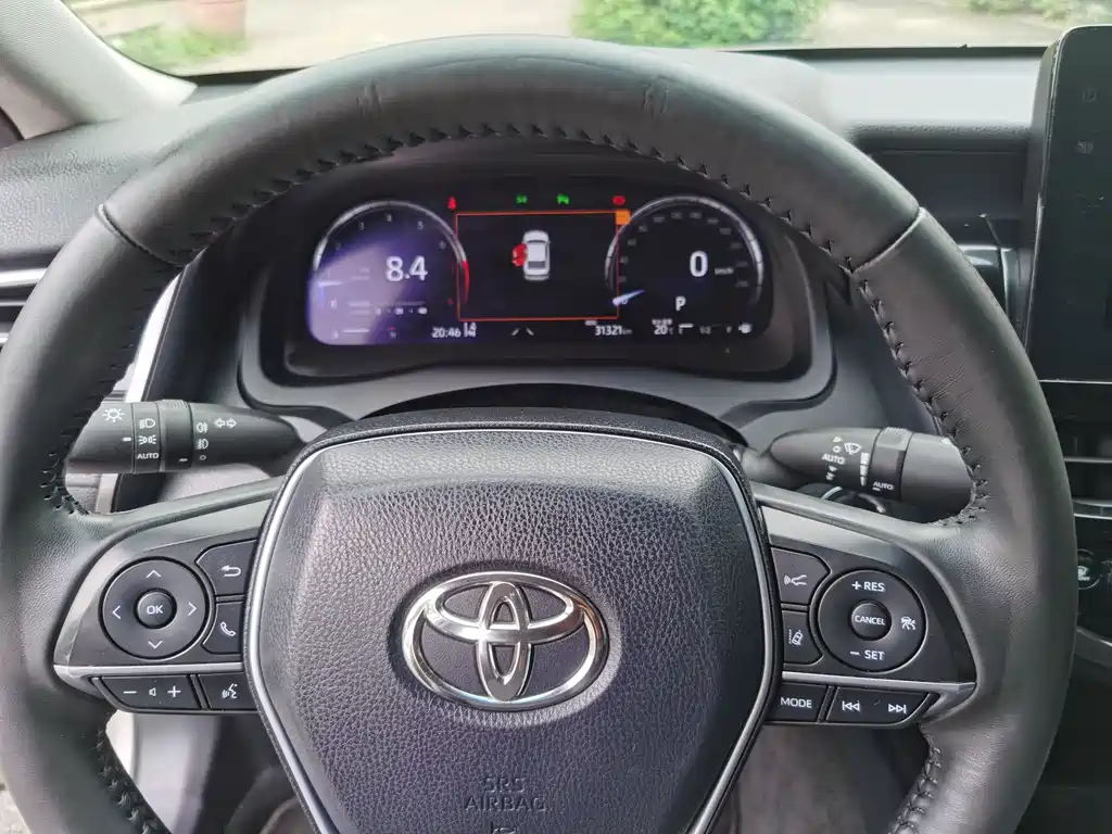 Toyota Camry 2023 — фото 10