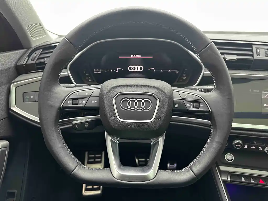 Audi Q3 2023 — фото 18