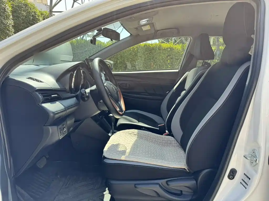 Toyota Yaris L 2022 — фото 14
