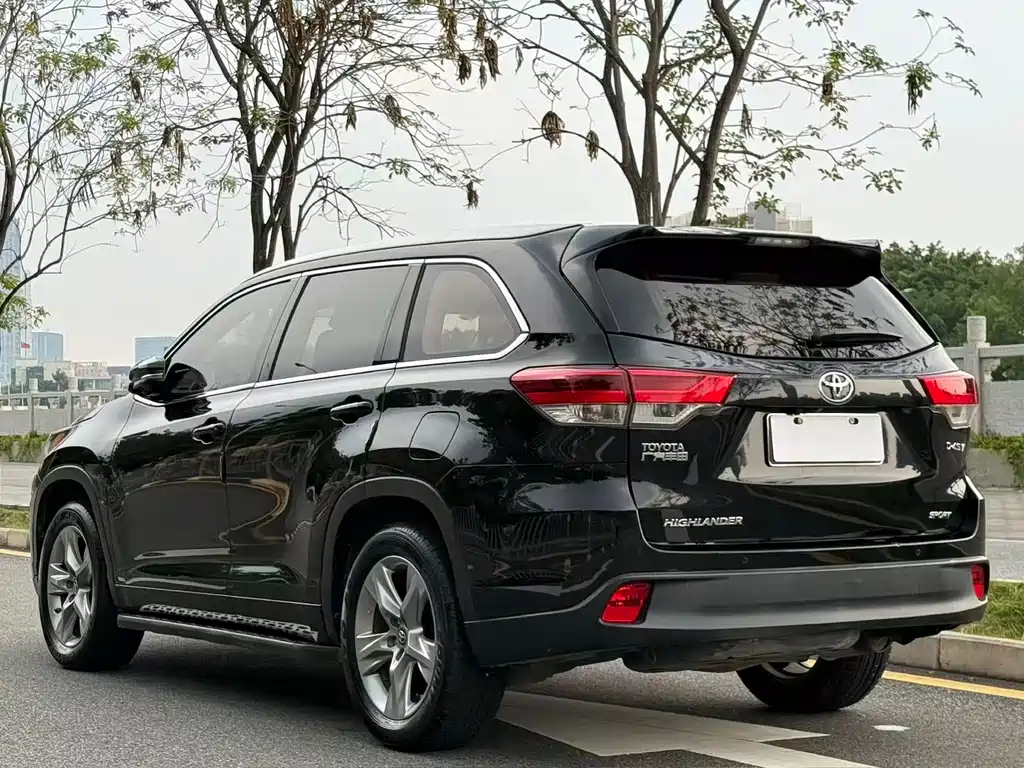 Toyota Highlander 2018 — фото 12