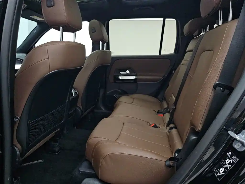 Mercedes-Benz GLB 2023 — фото 13