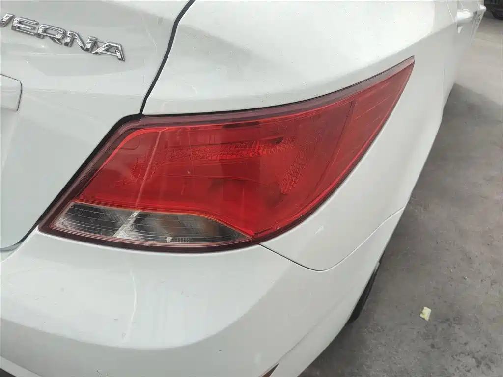 Hyundai Verna 2016 — фото 8