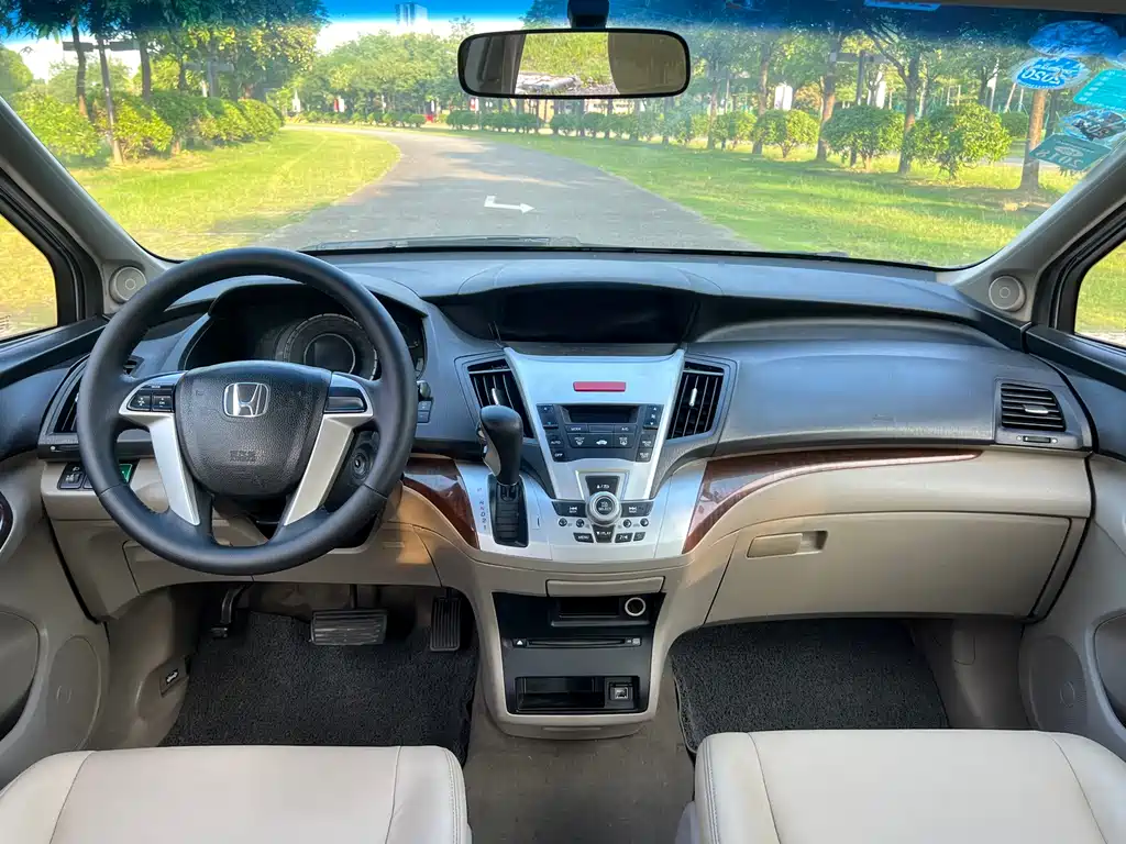 Honda Odyssey 2014 — фото 12