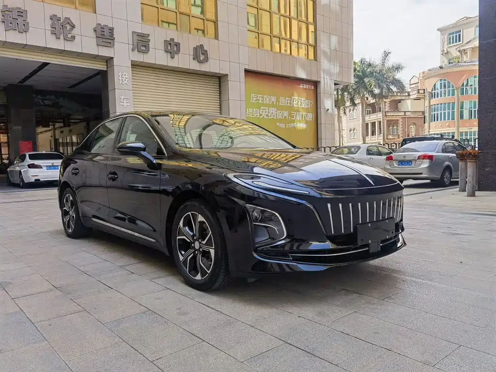 Hongqi E-QM5 2025 — фото 7