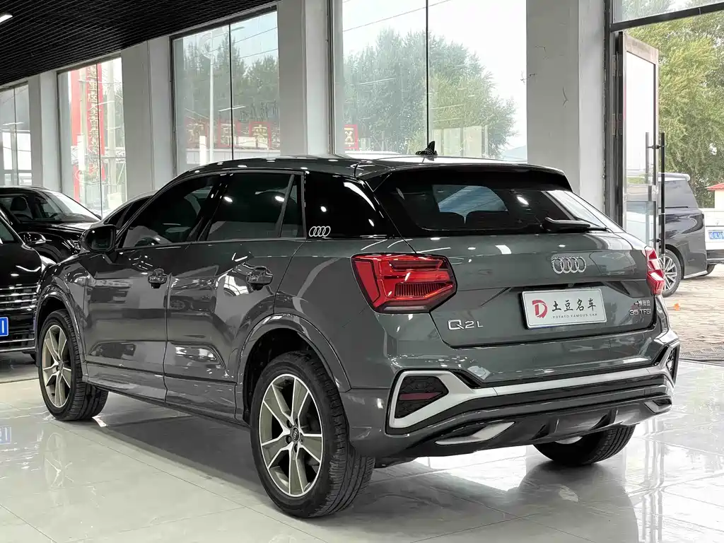 Audi Q2L 2022 — фото 4
