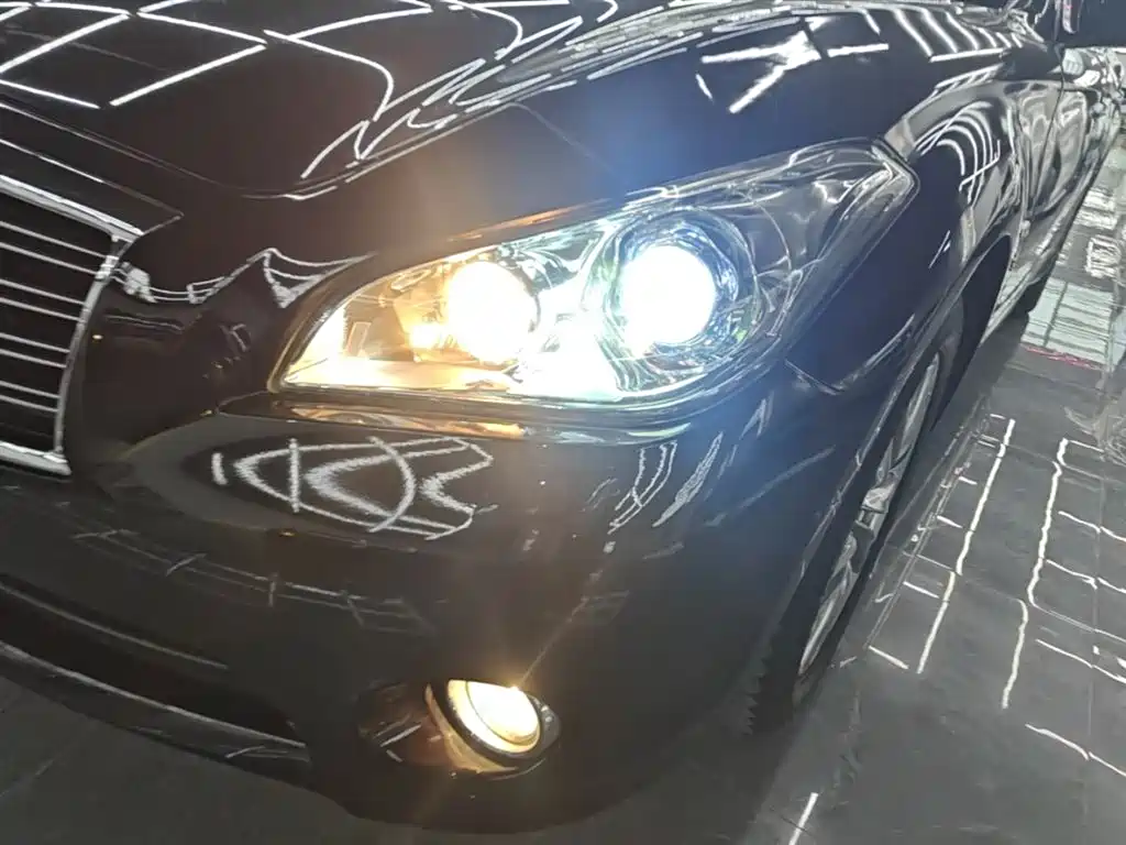 Infiniti Q70 2015 — фото 24