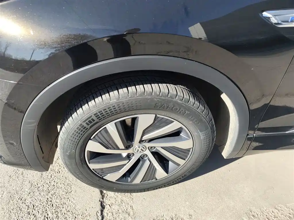 Volkswagen Tiguan L PHEV 2020 — фото 25