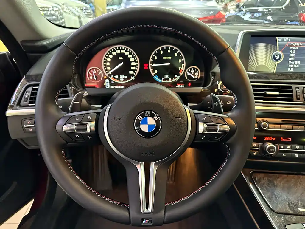 BMW 6 Series 2015 — фото 13