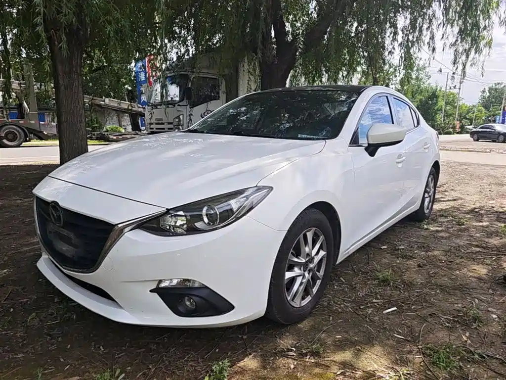 Mazda 3 Axela 2015