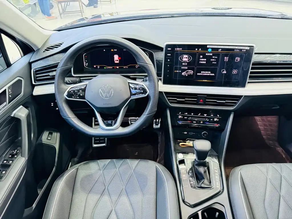 Volkswagen Tiguan L 2023 — фото 11