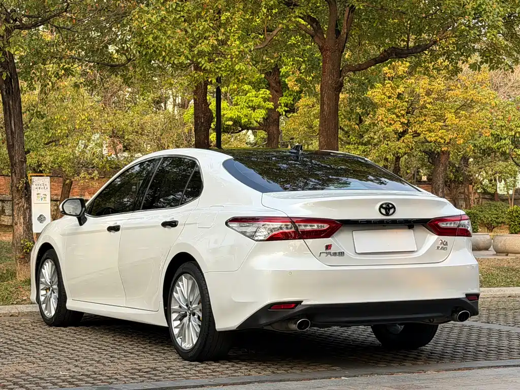 Toyota Camry 2019 — фото 22