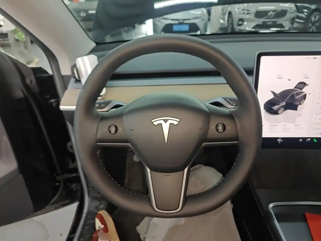 Tesla Model Y 2022 — фото 11