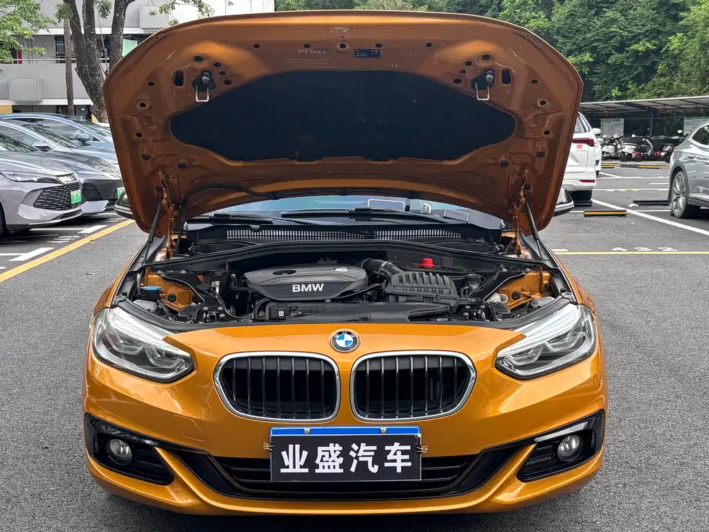 BMW 1 Series 2018 — фото 18