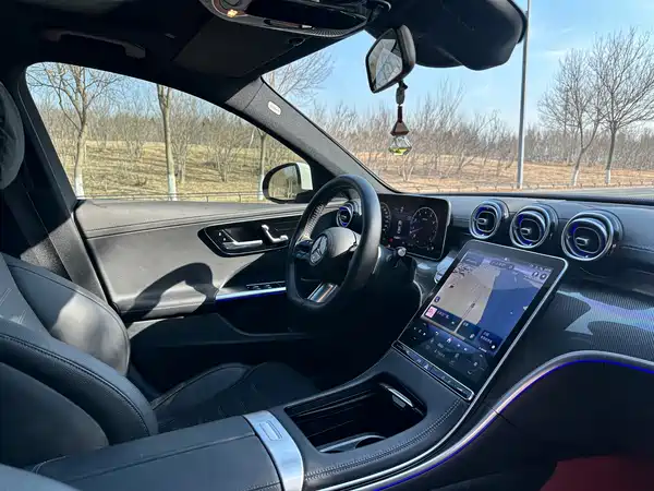 Mercedes-Benz C-Class 2024
