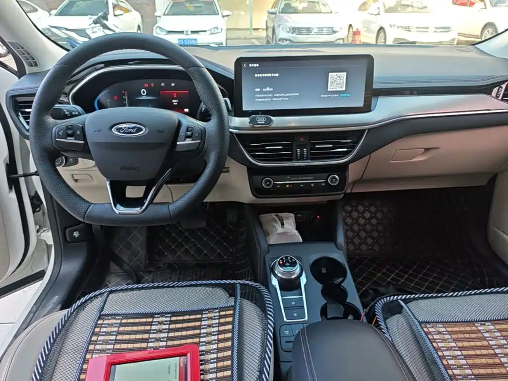 Ford Focus 2021 — фото 10