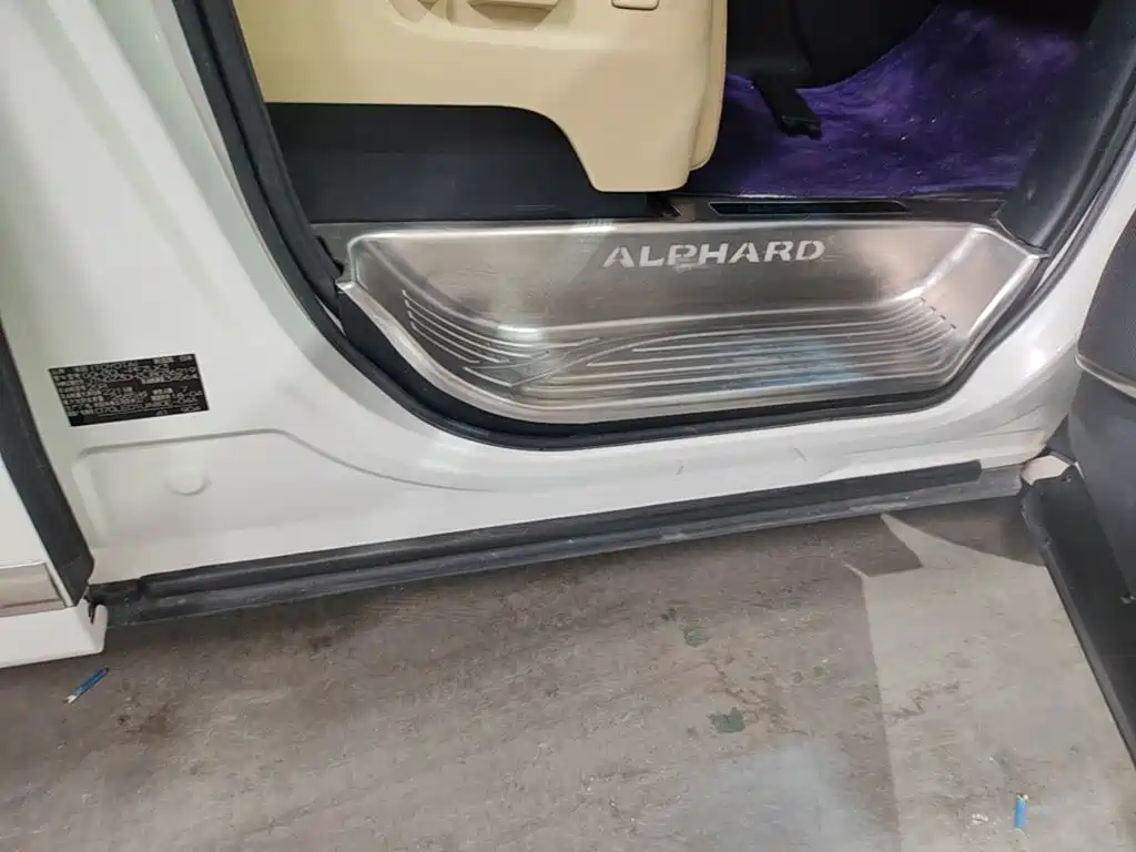 Toyota Alphard 2018 — фото 21