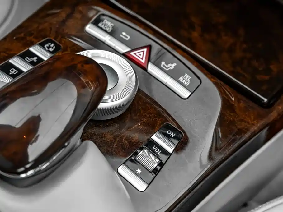 Mercedes-Benz S-Class AMG 2010 — фото 43