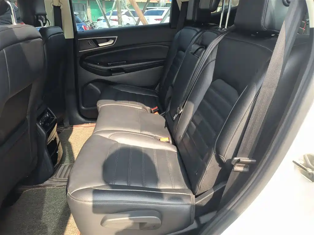 Ford Edge 2019 — фото 13