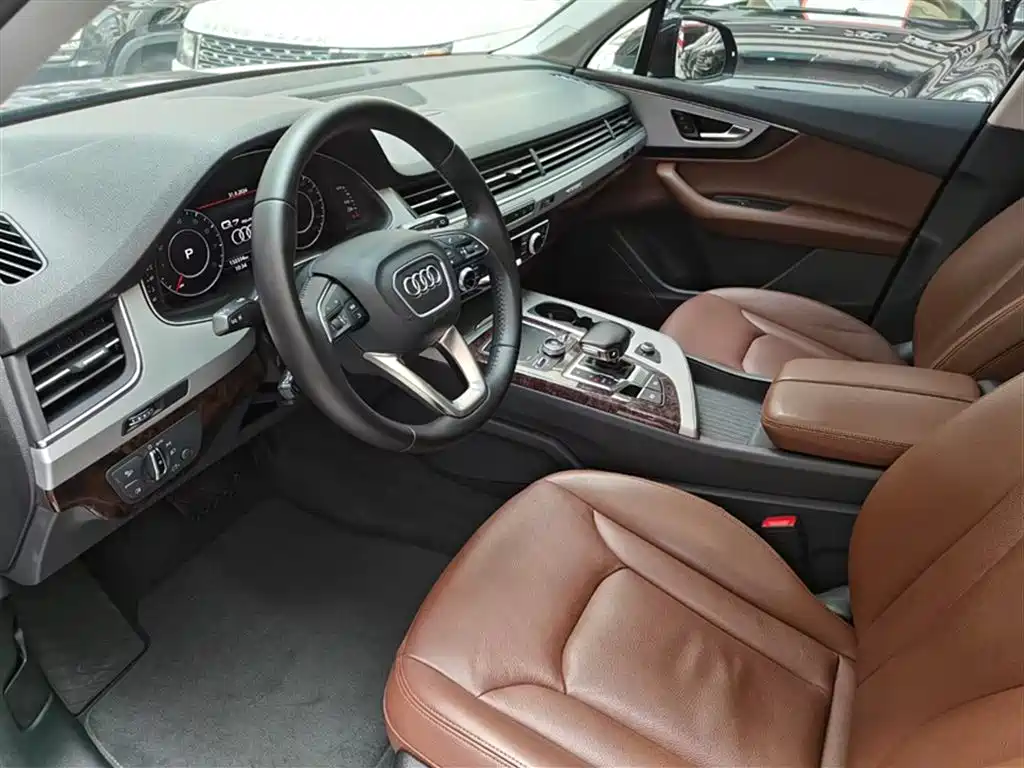 Audi Q7 2018 — фото 11