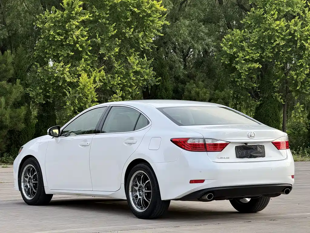 Lexus ES 2015