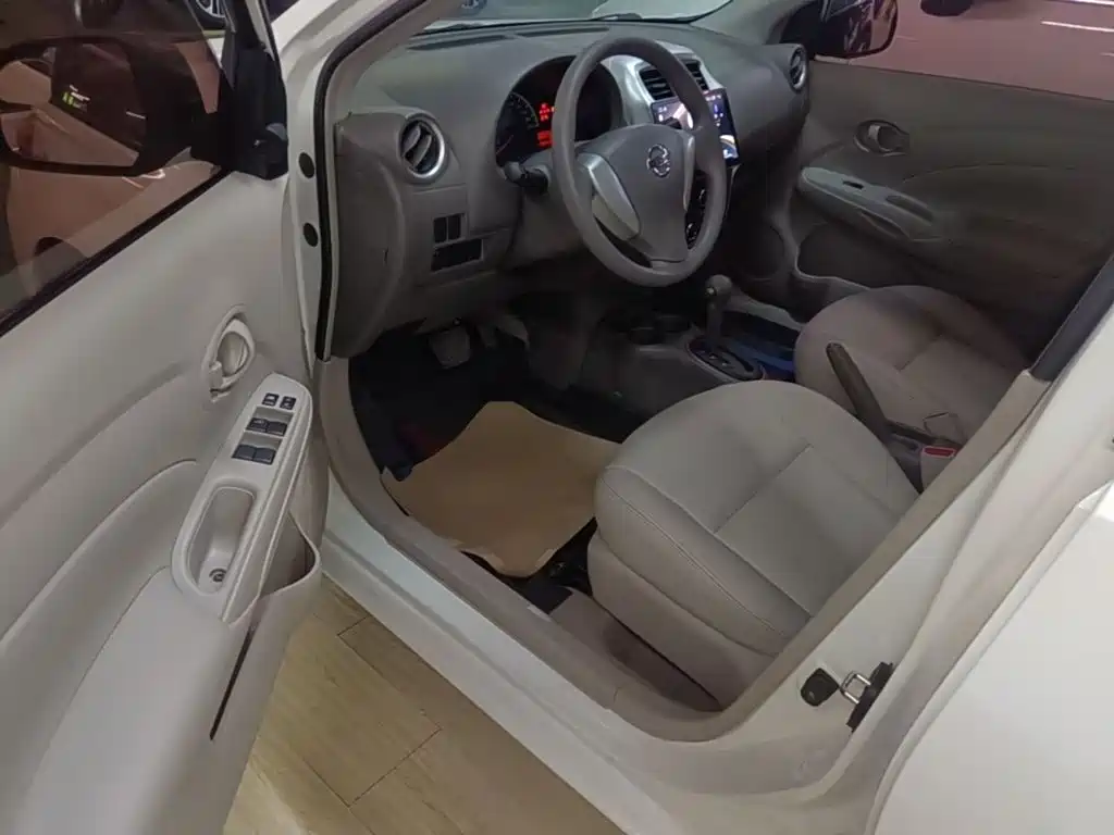 Nissan Sunny 2017 — фото 16