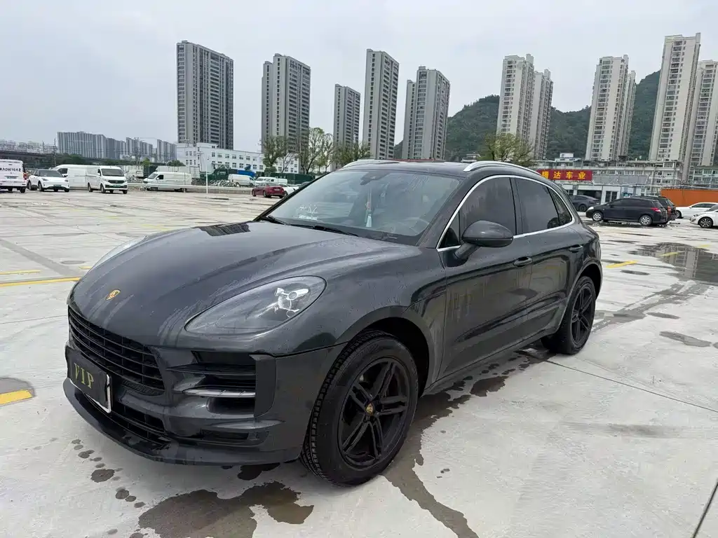 Porsche Macan 2021