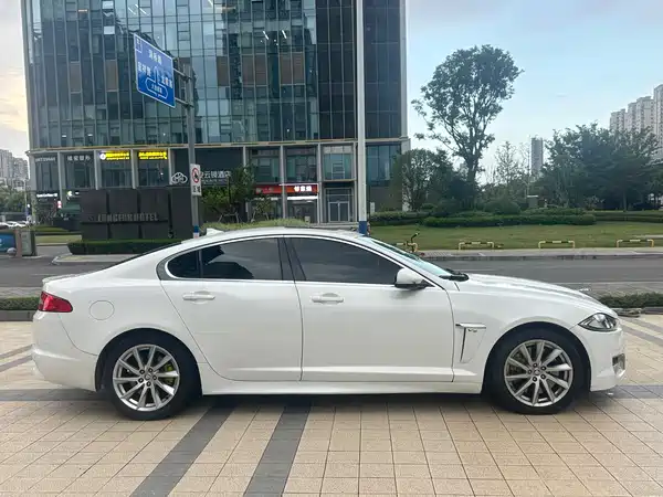 Jaguar XF 2013