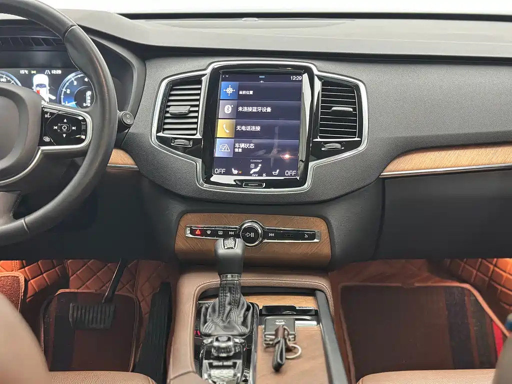 Volvo XC90 2020 — фото 37