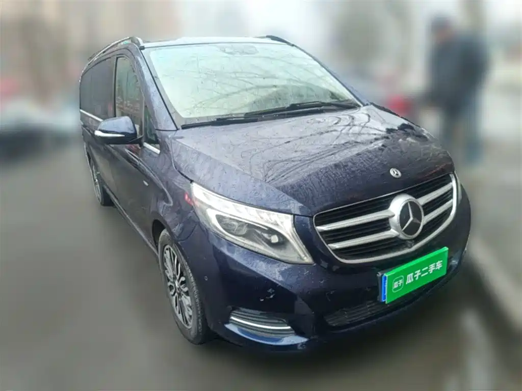Mercedes-Benz V-Class 2018 — фото 24