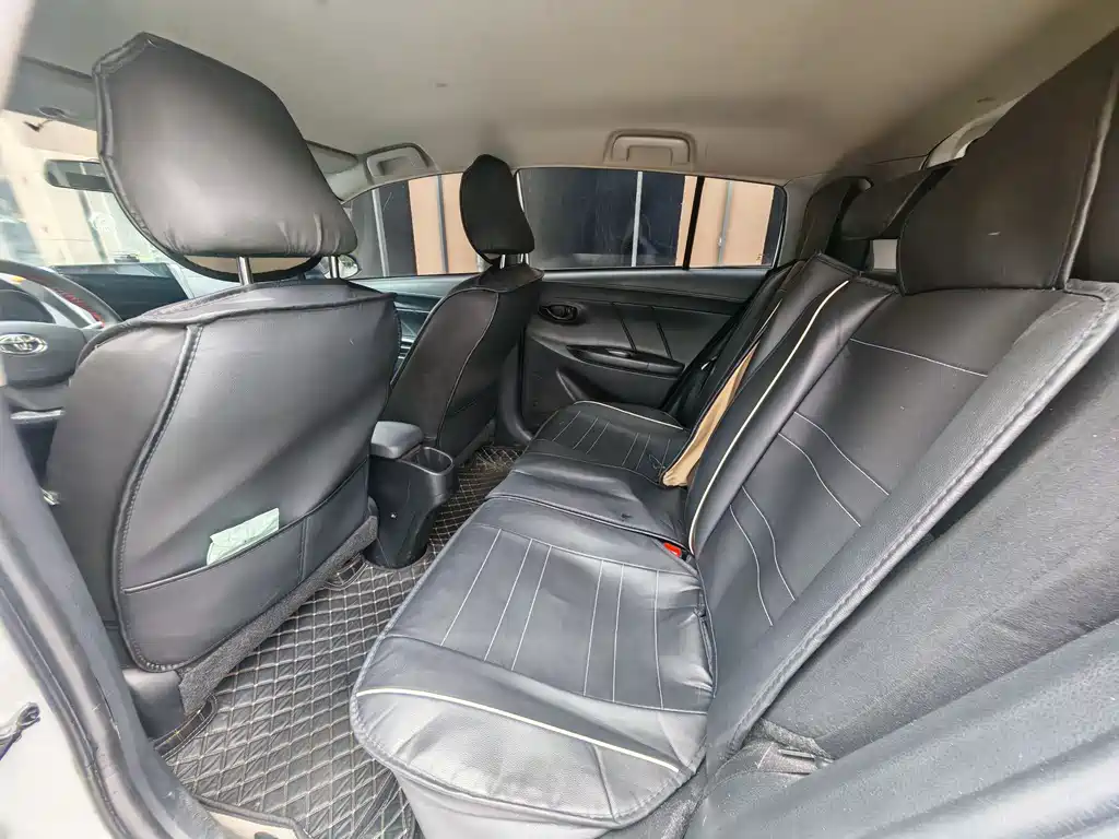 Toyota Yaris L 2019 — фото 6