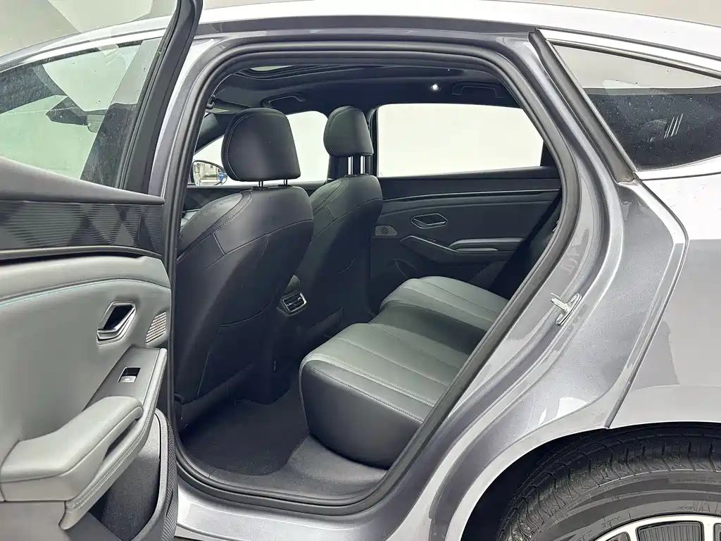 BYD Qin L 2025 — фото 12