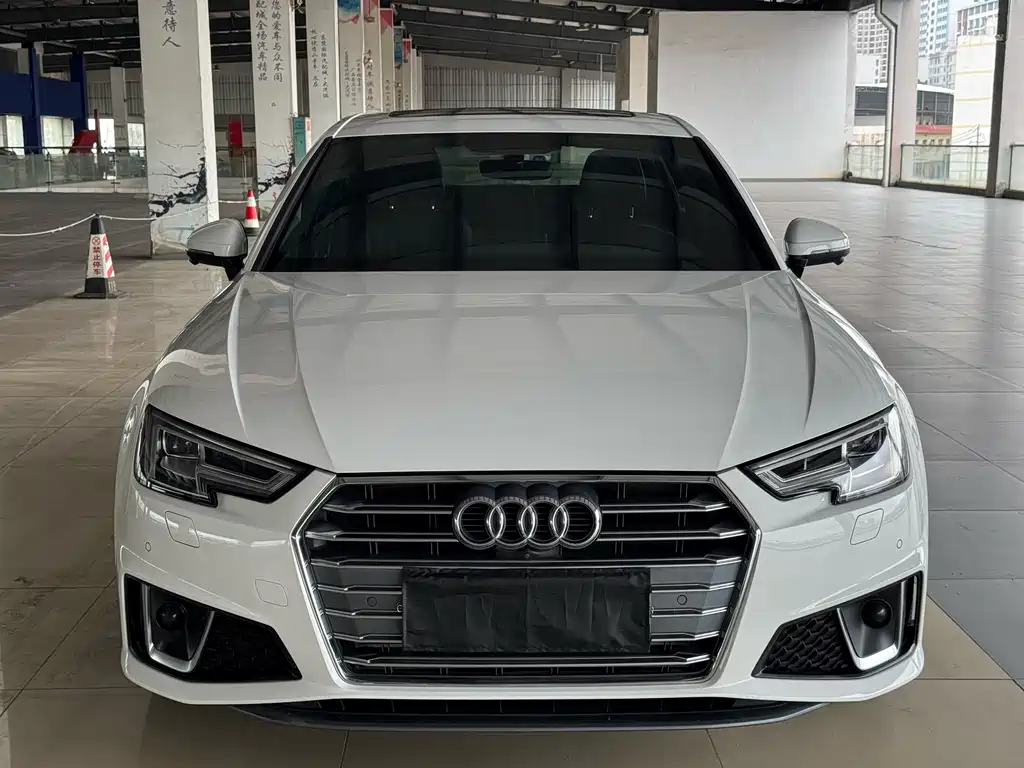Audi A4L 2019