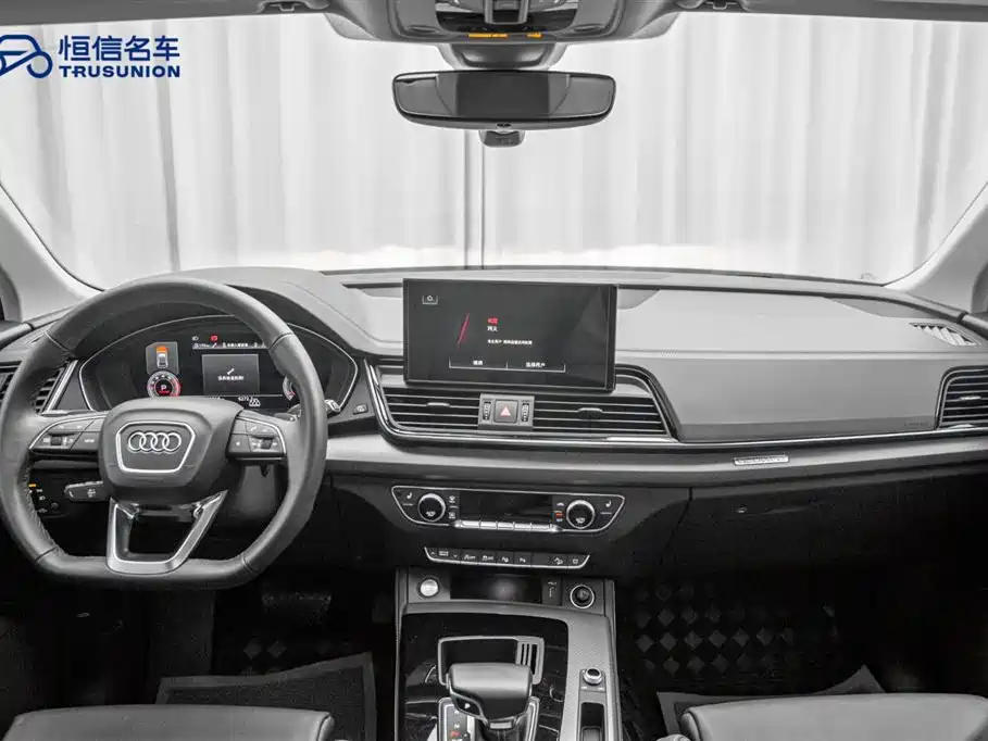 Audi Q5L 2023 — фото 13