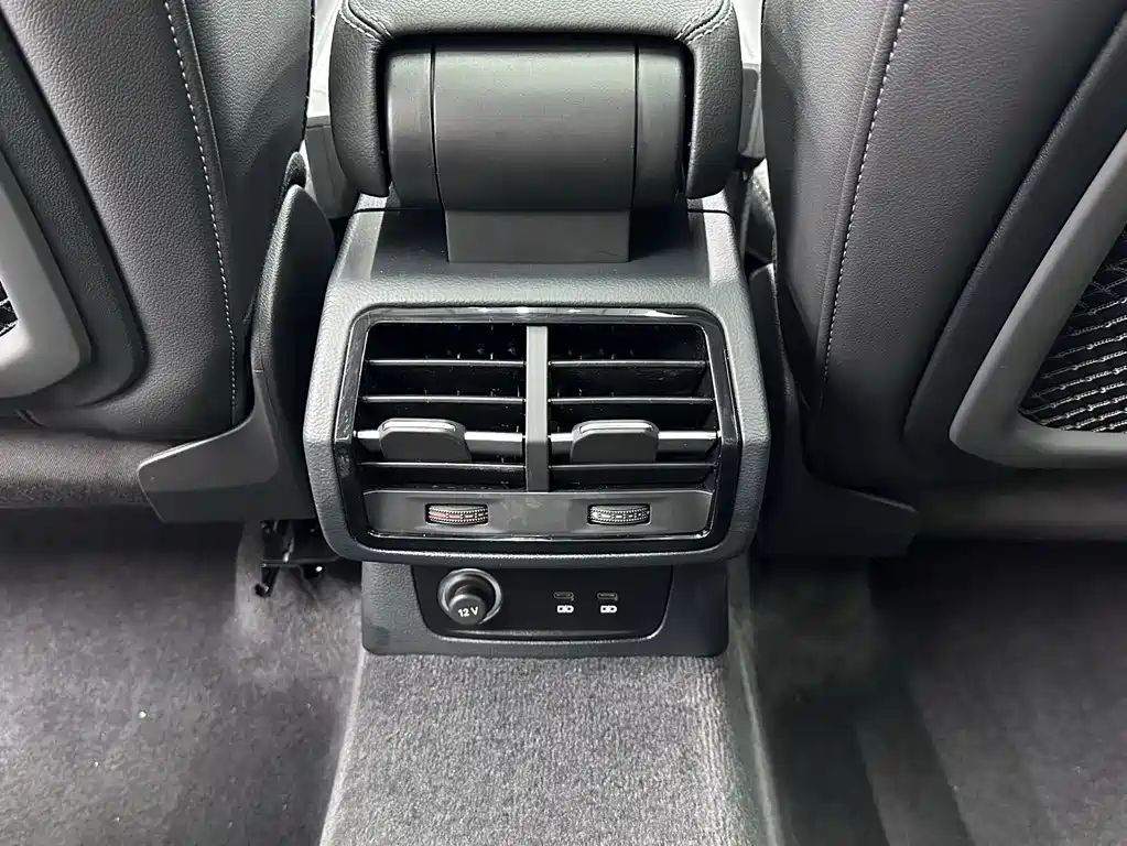 Audi Q3 2023 — фото 14