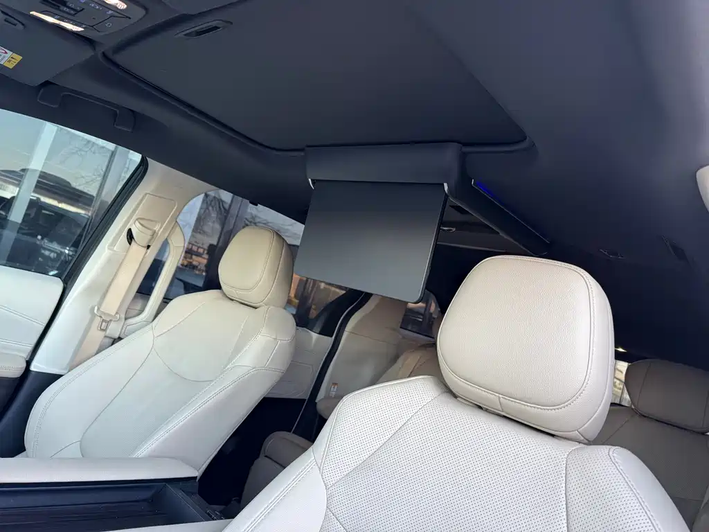 Toyota Sienna 2022 — фото 10