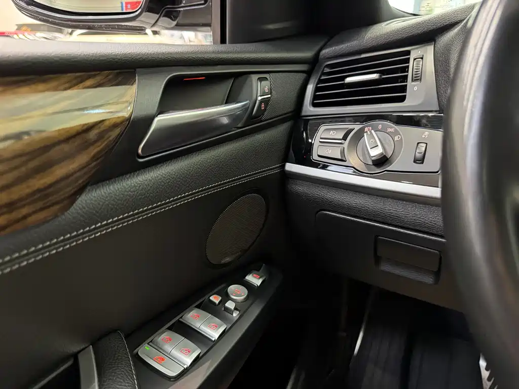BMW X4 2019 — фото 13