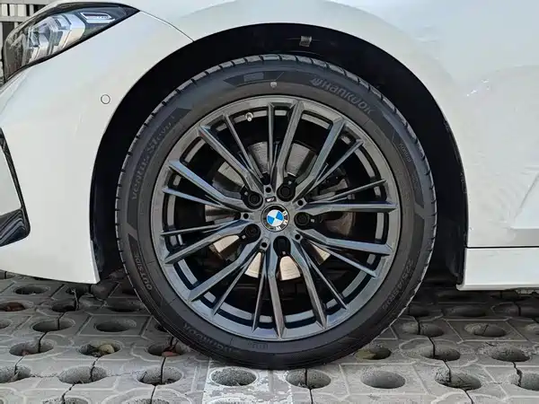 BMW 3 Series 2023