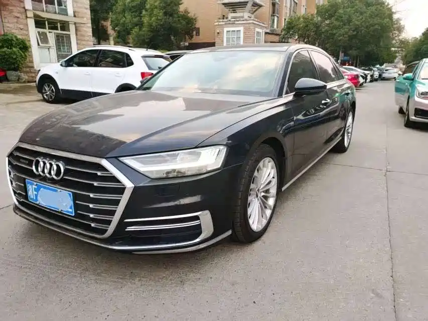 Audi A8 2018 — фото 1