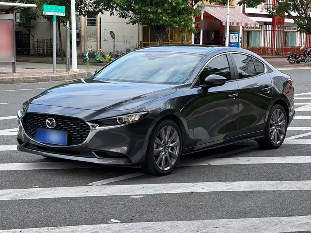Mazda 3 Axela 2021 — фото 2
