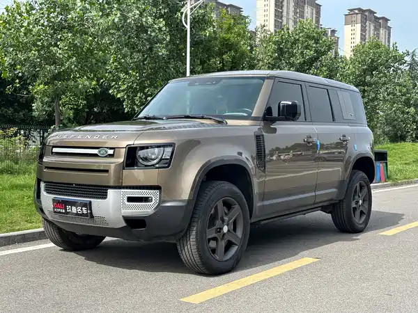 Land Rover Defender 2021
