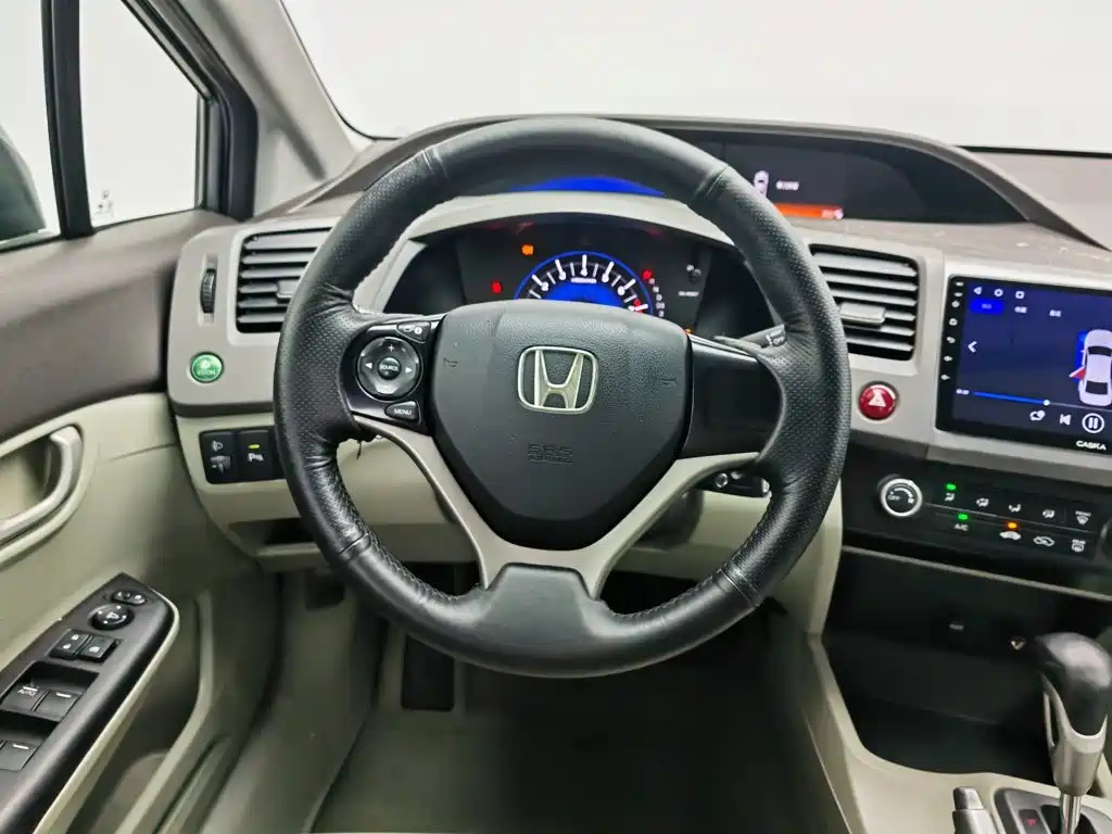 Honda Civic 2012 — фото 11
