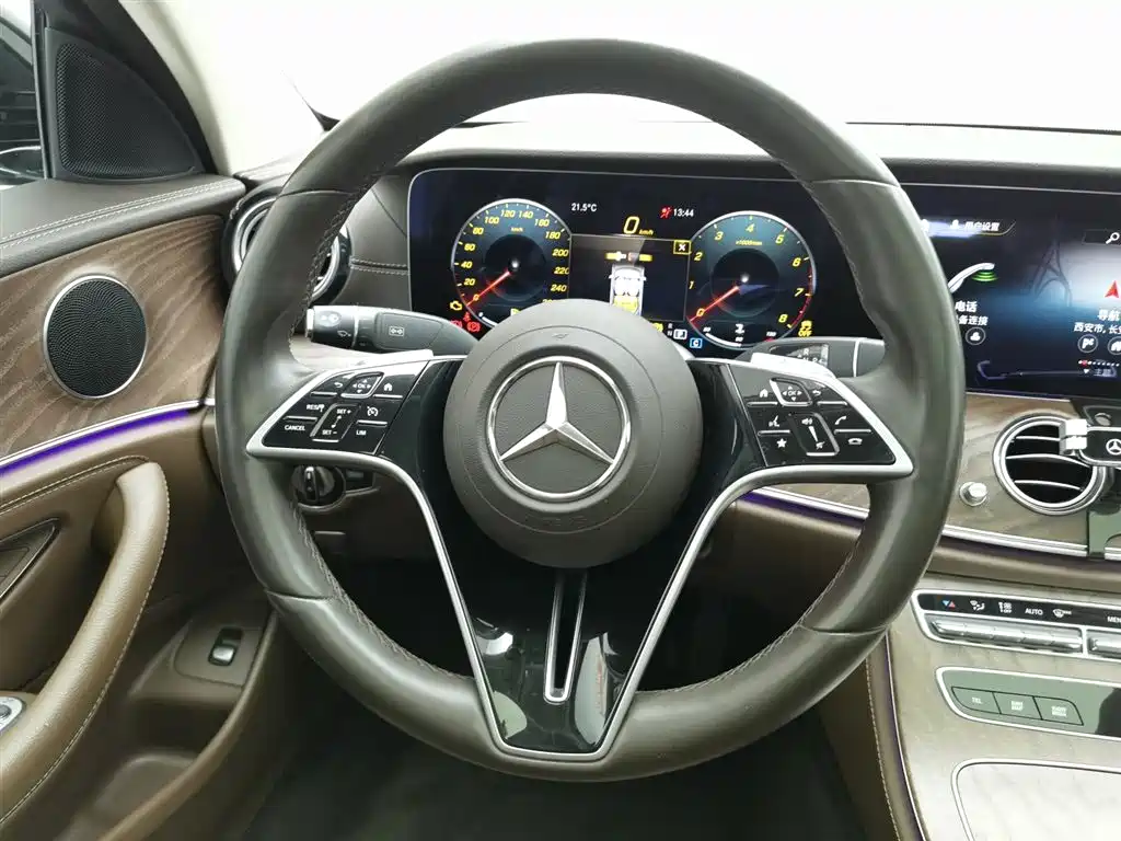 Mercedes-Benz E-Class 2023 — фото 11