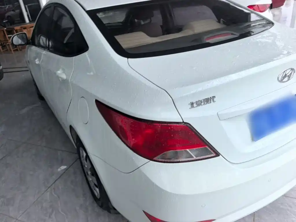 Hyundai Verna 2015 — фото 5