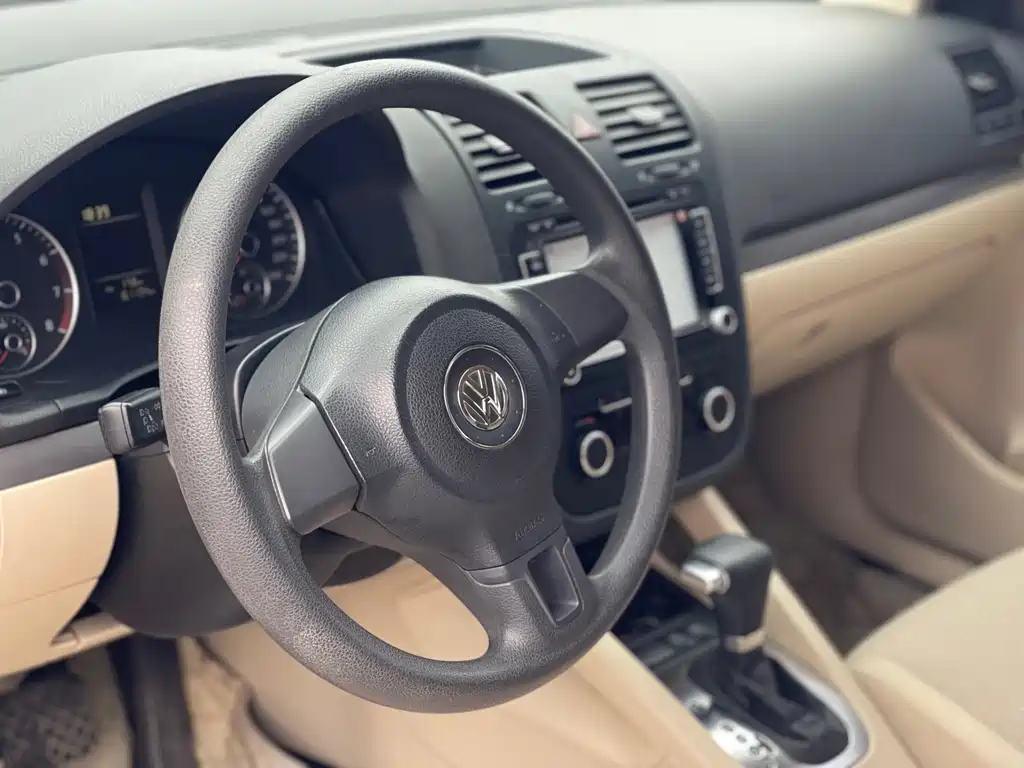 Volkswagen Sagitar 2011