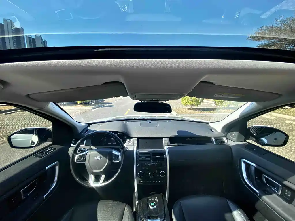 Land Rover Discovery Sport 2018 — фото 12