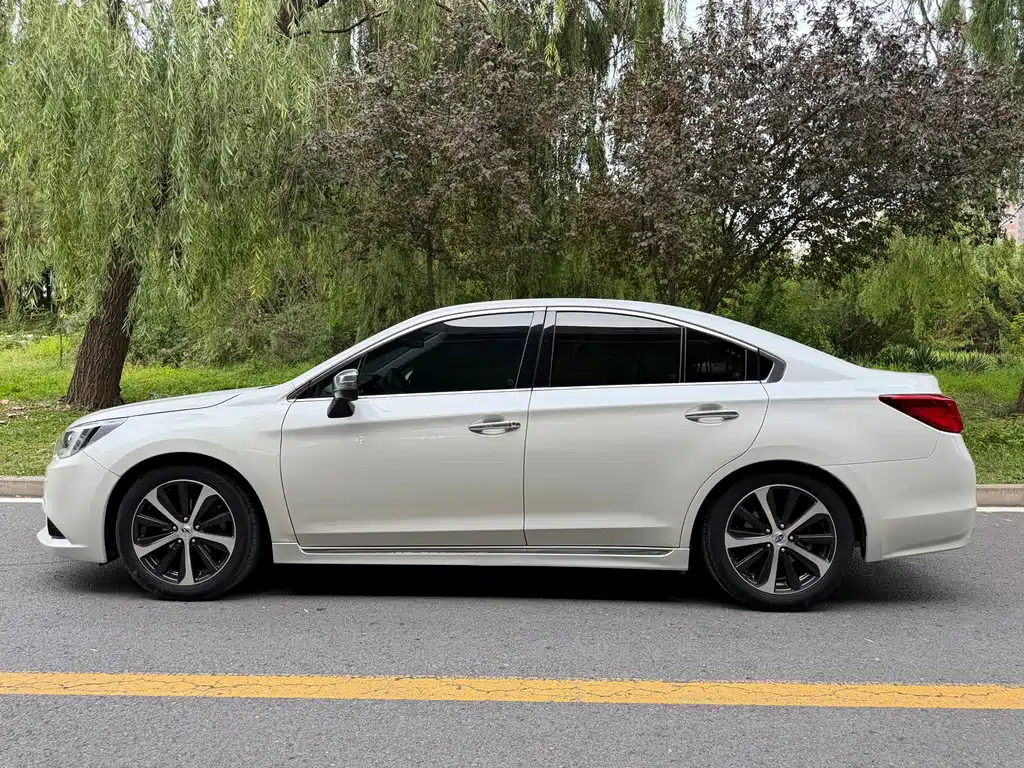 Subaru Legacy 2016 — фото 3