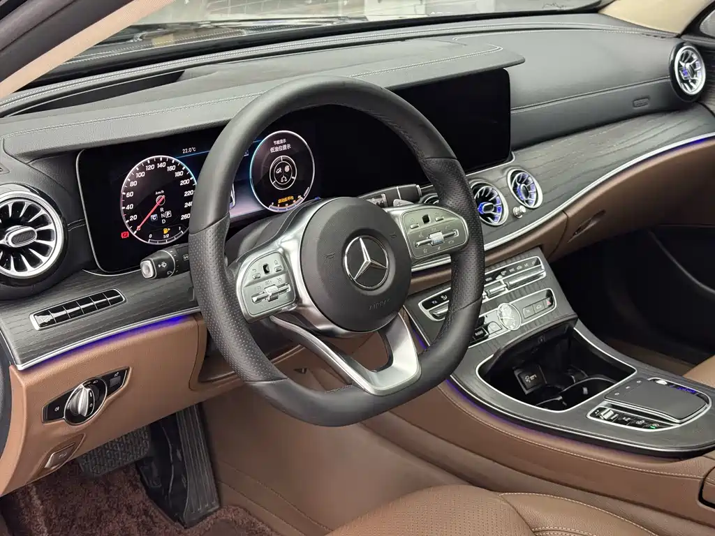 Mercedes-Benz E-Class 2020 — фото 12