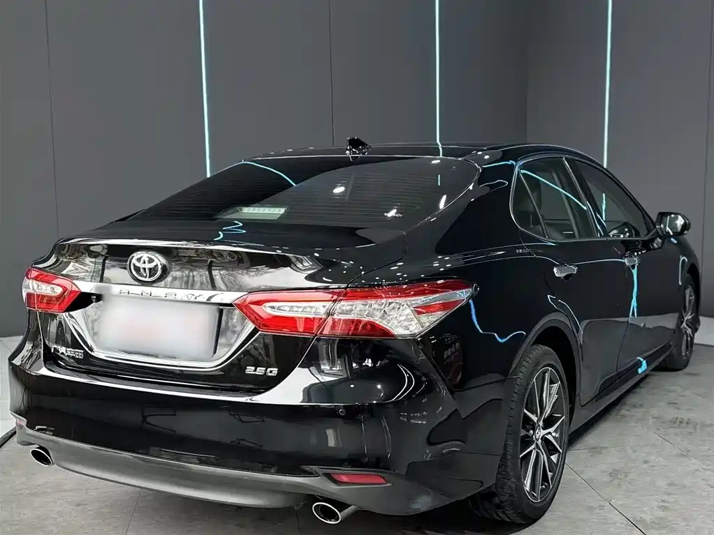 Toyota Camry 2022 — фото 24