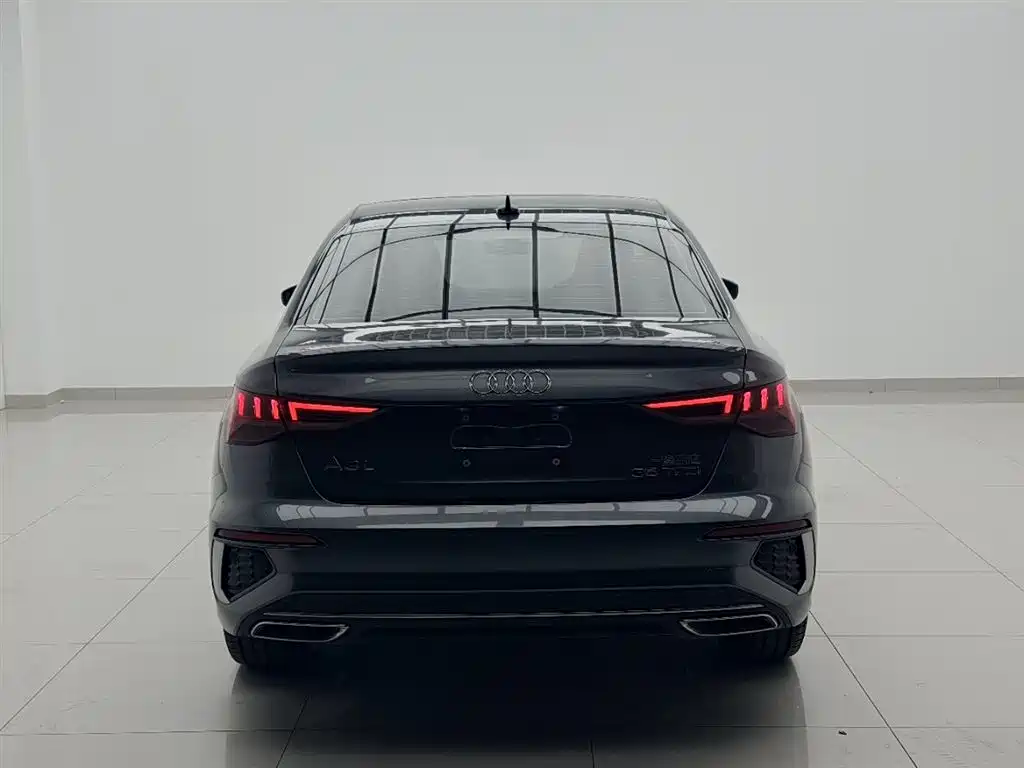 Audi A3 2023 — фото 12